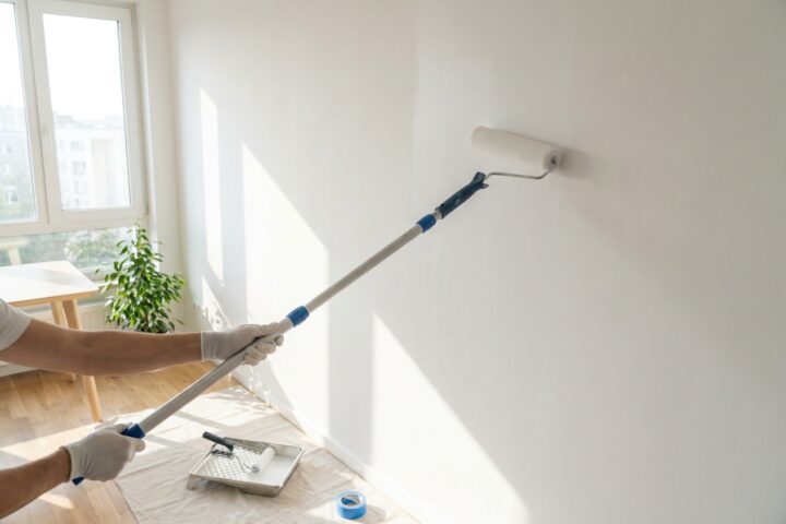 Comment peindre un plafond sans trace : le guide